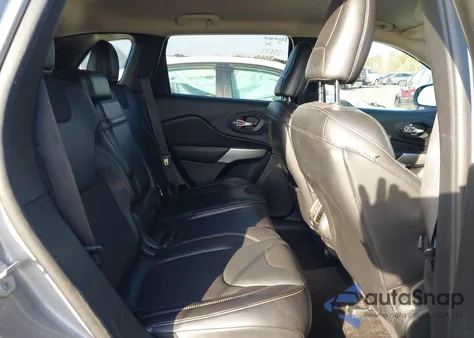 2018 Jeep Cherokee Latitude Plus Fwd z USA, uszkodzony, nr VIN 1C4PJLLB3JD589999